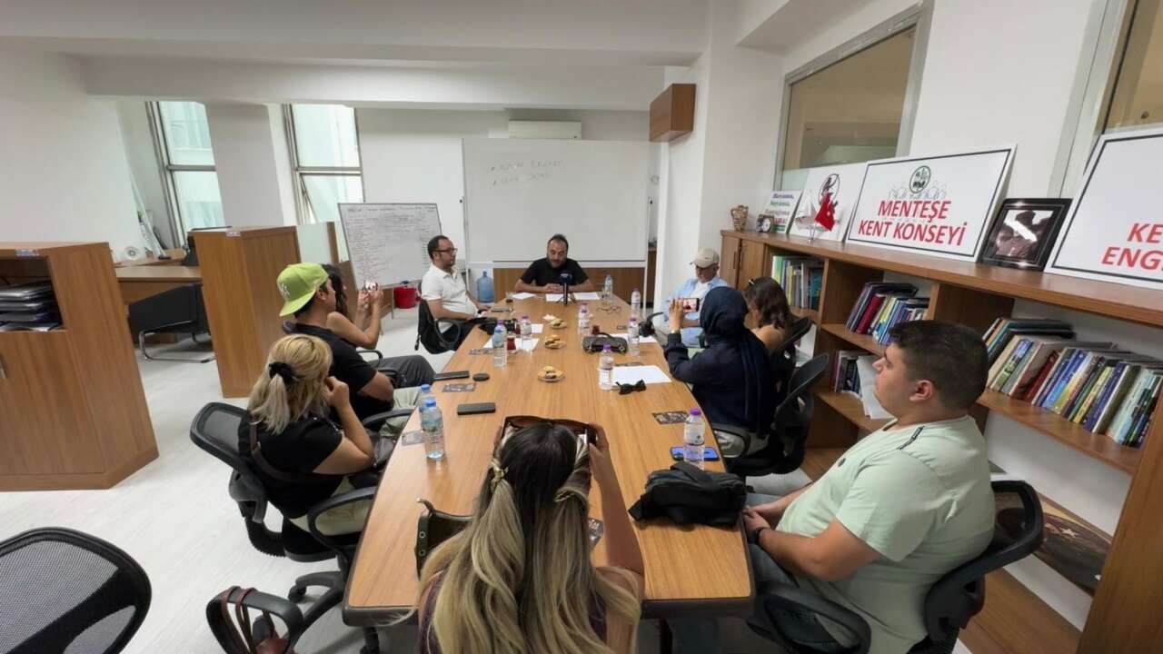 Muğla'da "Mutlak Başkan" Seyirciyle Buluşuyor 6